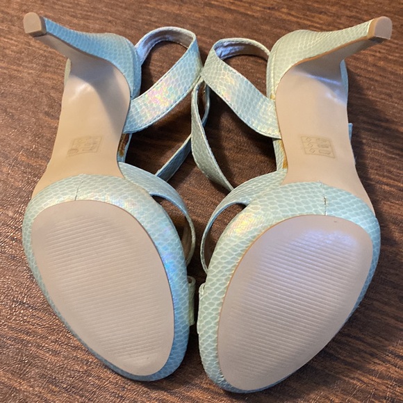 NEW Stunning Mint Strappy Heels, Iridescent, Size 7 1/2, by Audrey Brooke - Picture 4 of 10